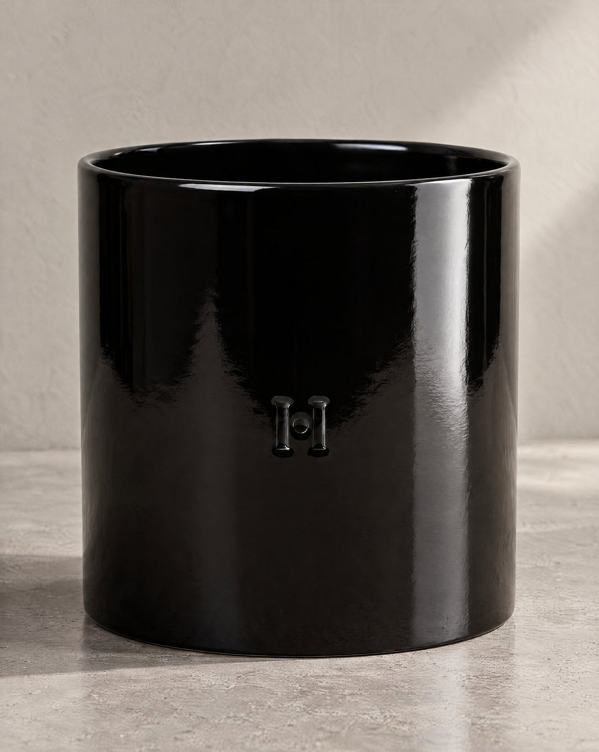 Cache-pot HOPER noir onyx en situation, lifestyle HOPER #Taille_⌀30cm