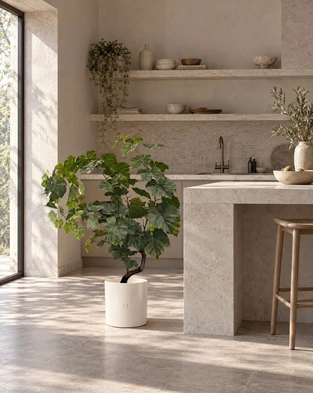 Vigne artificielle HOPER dans une cuisine en pierre, lifestyle HOPER #Taille_110cm
