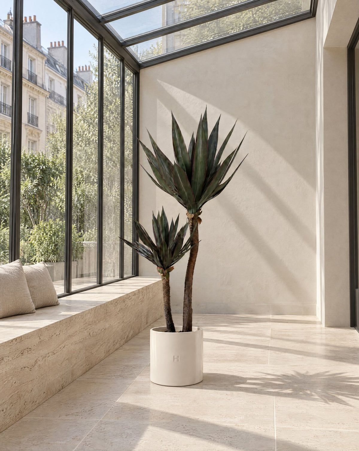 Agave artificiel HOPER dans une véranda, lifestyle HOPER #Taille_150cm