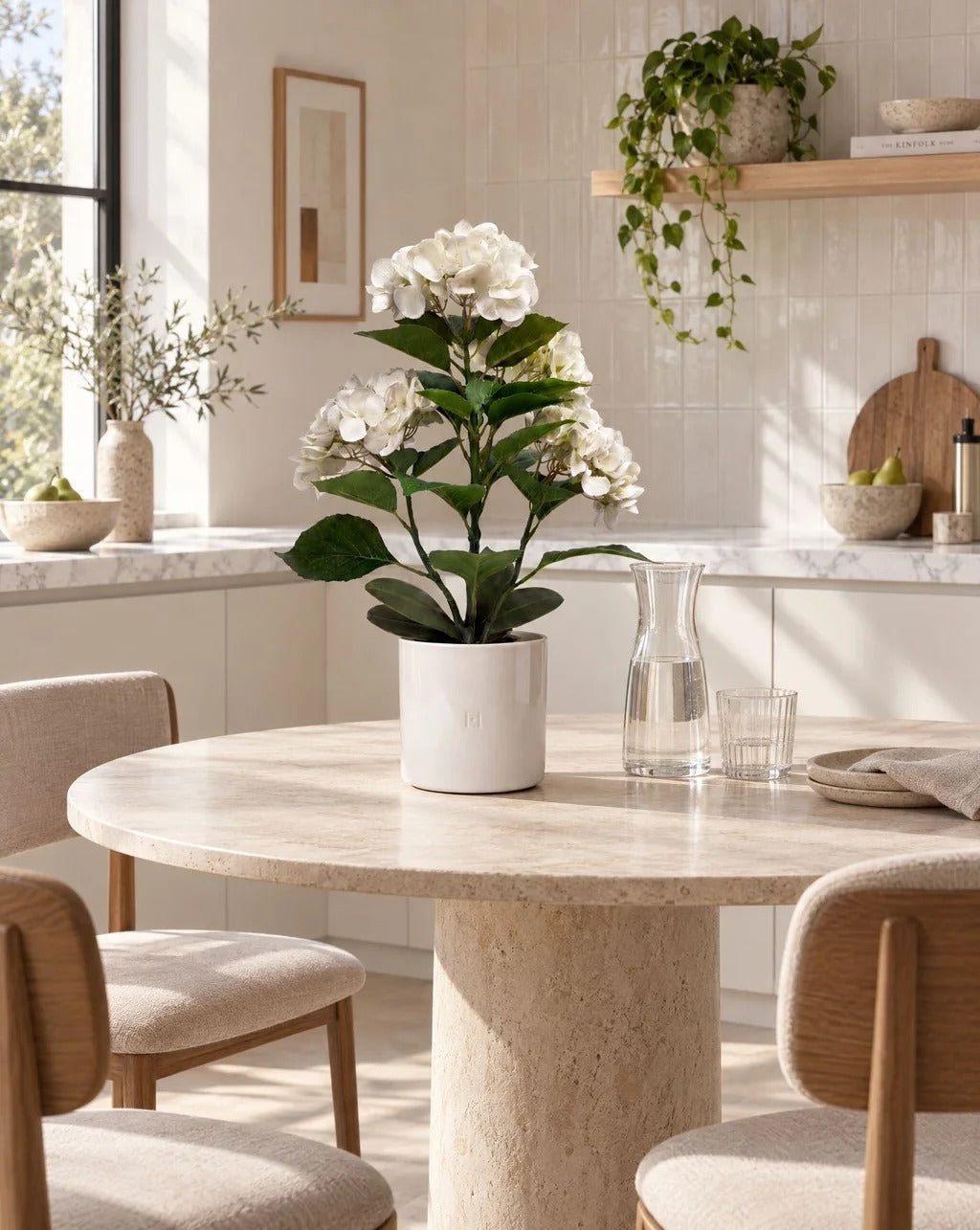 Hortensia blanc artificiel HOPER dans une cuisine, lifestyle HOPER #Taille_50cm