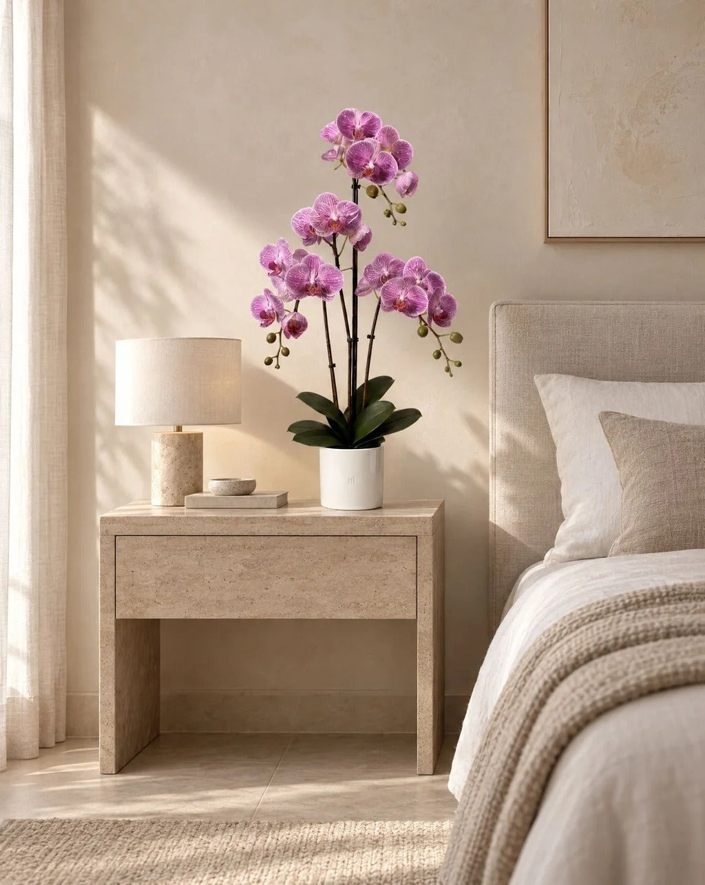 Orchidee rose artificielle HOPER dans une chambre, lifestyle HOPER #Taille_80cm