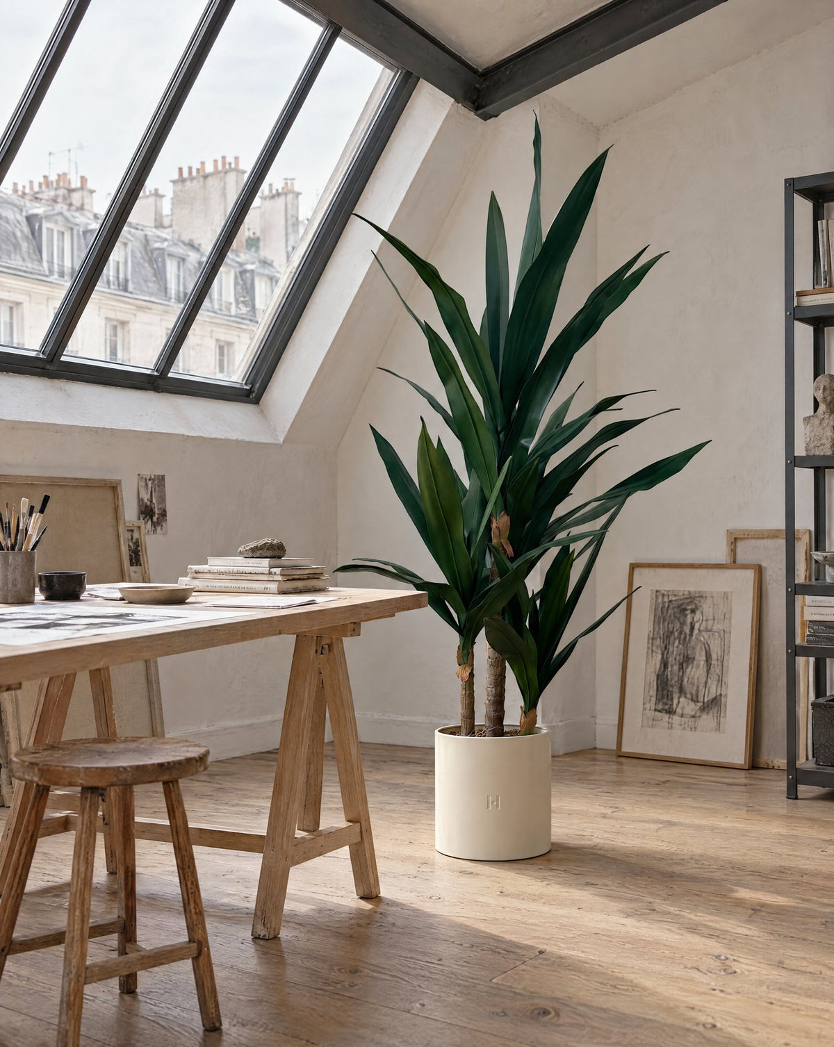 Yucca artificiel HOPER dans un atelier, lifestyle HOPER